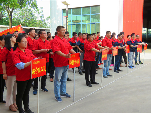 合影 講話 (3).jpg